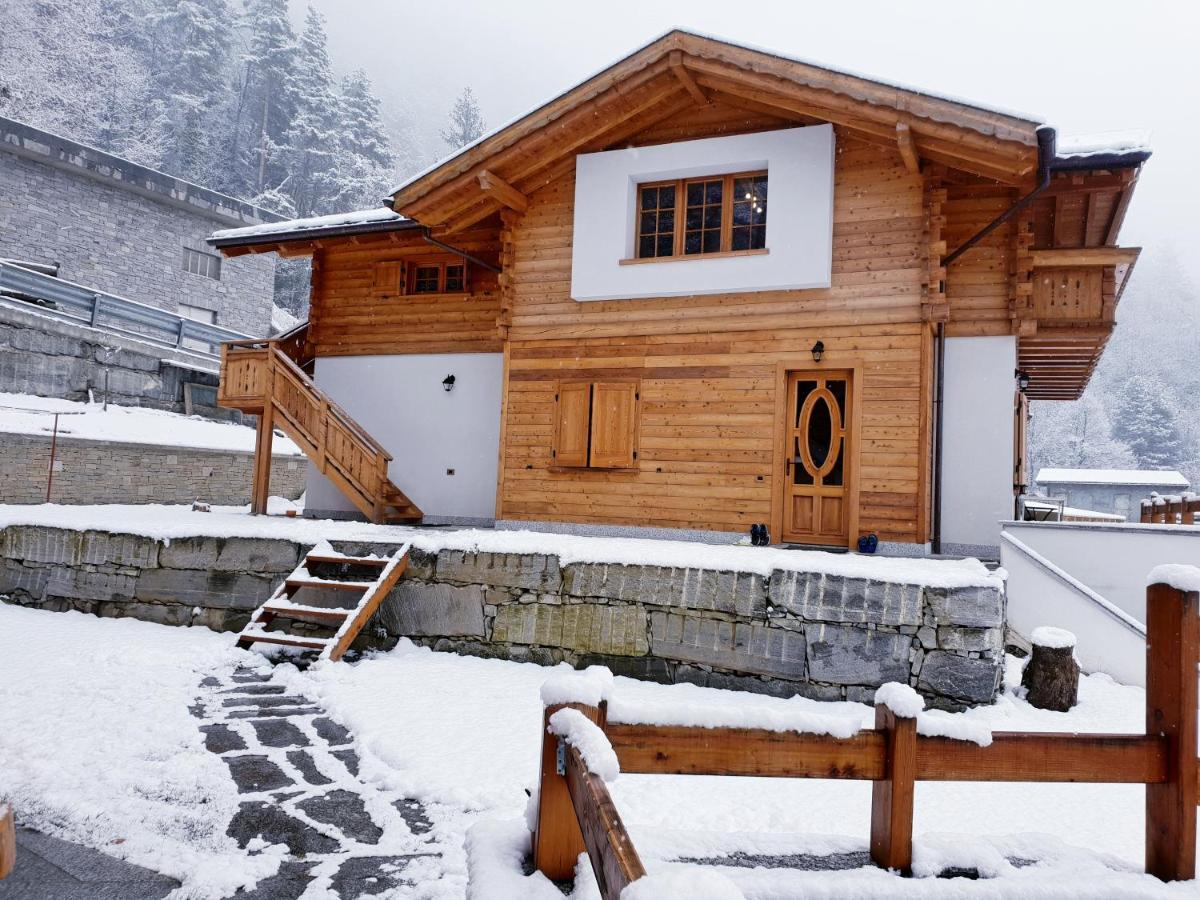 Вілла Casa Vacanza In Tipico Chalet Di Montagna Варцо Екстер'єр фото