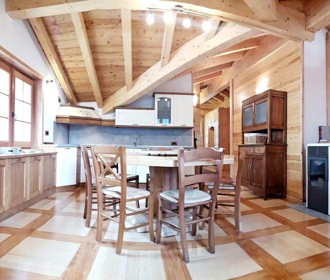 Вілла Casa Vacanza In Tipico Chalet Di Montagna Варцо Екстер'єр фото